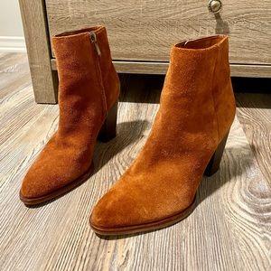 Sam Edelman Booties in Rust/Chestnut suede
